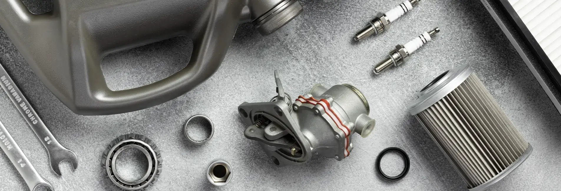 Αντλία βενζίνης, εργαλεία και ανταλλακτικά αυτοκινήτου.